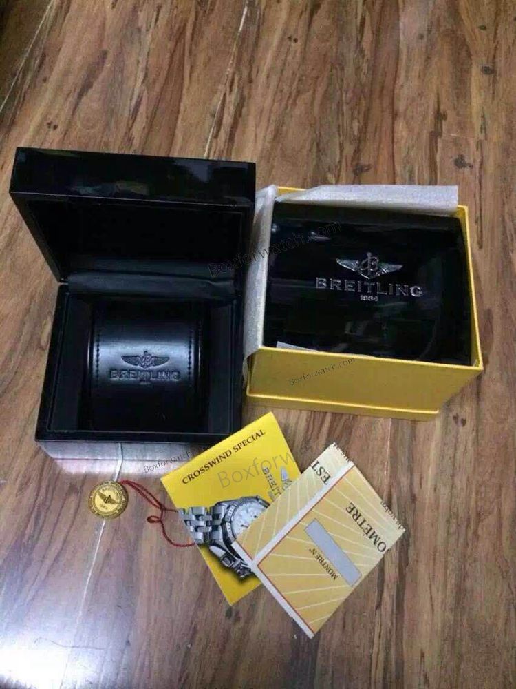 Deluxe Breitling Wooden Watch Box / Black leather Inner Deluxe Breitling Wooden Watch Box / Black leather Inner